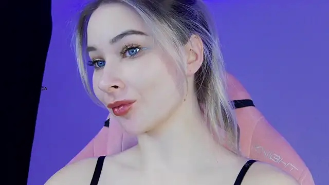 Snapshot of Haters__ chatting on February 16, 9:02 pm Haters online show from February 16, 9:02 pm