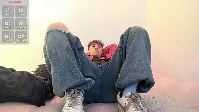 Tomy Rox online show from December 3, 8:19 pm