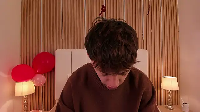 Snapshot of Tomy_Rox chatting on February 15, 8:52 pm Tomy Rox online show from February 15, 8:52 pm