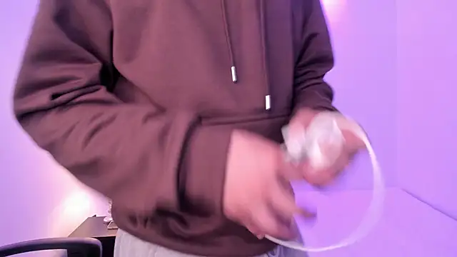 Tomy Rox online show from December 1, 8:32 pm