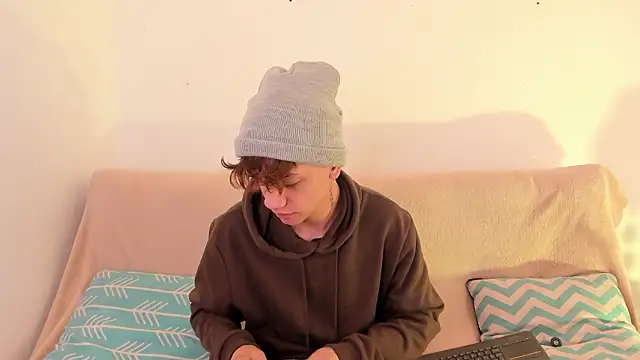 Snapshot of Tomy_Rox chatting on January 15, 12:52 pm Tomy Rox online show from January 15, 12:52 pm