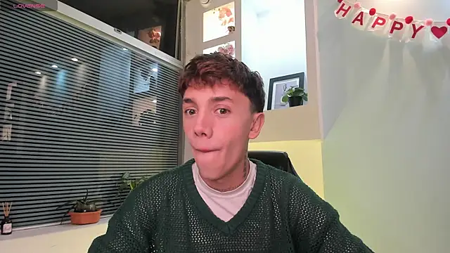 Snapshot of Tomy_Rox chatting on February 7, 5:26 am Tomy Rox online show from February 7, 5:26 am