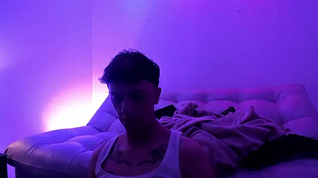 Snapshot of Tomy_Rox chatting on January 31, 8:29 pm Tomy Rox online show from January 31, 8:29 pm