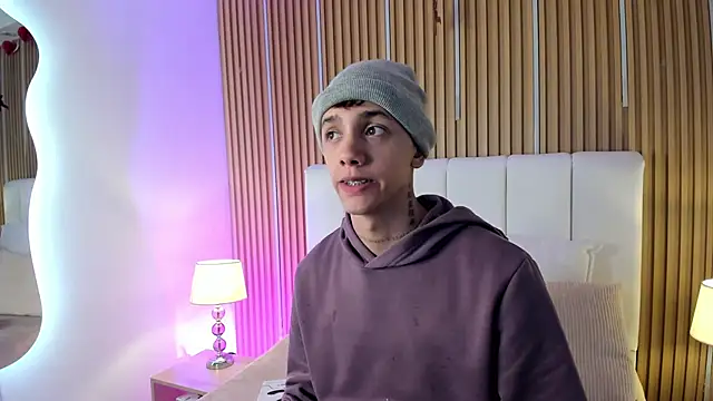 Snapshot of Tomy_Rox chatting on February 23, 8:09 pm Tomy Rox online show from February 23, 8:09 pm