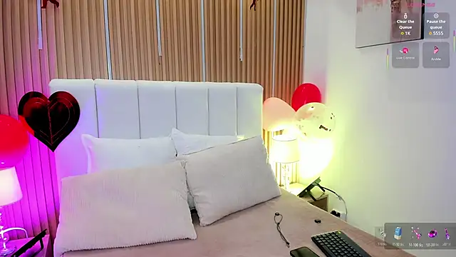 Snapshot of Tomy_Rox chatting on February 13, 8:42 pm Tomy Rox online show from February 13, 8:42 pm