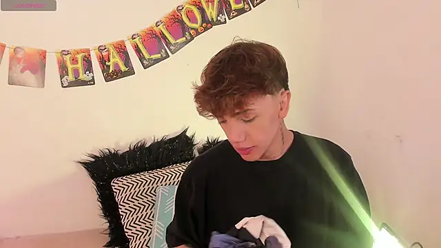 Tomy Rox online show from October 29, 7:46 pm