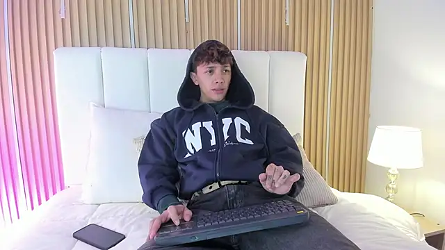 Tomy Rox online show from March 19, 7:47 pm