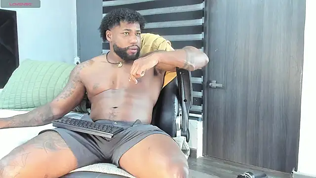 Dancelwashington online show from November 26, 9:04 pm