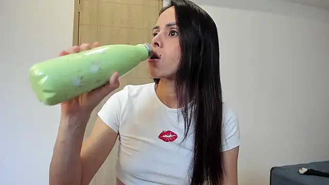 Vera Fernandez online show from October 29, 10:20 pm