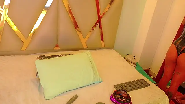 Snapshot of cattaleeyaa chatting on October 13, 12:29 pm cattaleeyaa online show from October 13, 12:29 pm
