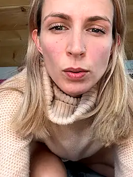 Snapshot of DanaeJustine chatting on November 13, 10:02 pm DanaeJustine online show from November 13, 10:02 pm