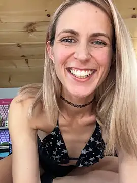 Snapshot of DanaeJustine chatting on November 11, 11:53 pm DanaeJustine online show from November 11, 11:53 pm