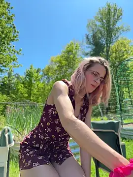 DanaeJustine online show from May 26, 5:44 pm