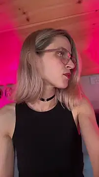 DanaeJustine online show from May 21, 9:45 pm