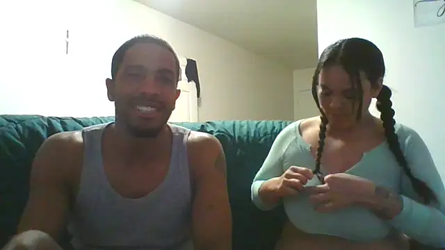 Snapshot of ExoticVibes69 chatting on March 20, 1:35 am ExoticVibes69 online show from March 20, 1:35 am