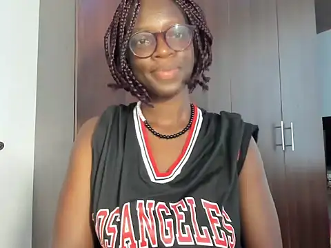 Snapshot of afro_pop chatting on March 20, 4:18 am afro pop online show from March 20, 4:18 am