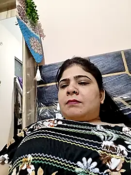 Husnpari20 online show from April 1, 5:20 am