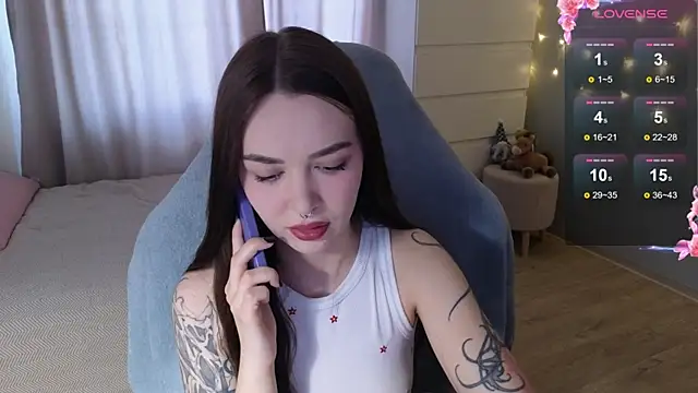 kate leoo online show from April 13, 12:20 pm