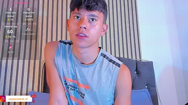 Snapshot of Angel_esteban_fx chatting on June 17, 8:08 pm Angel esteban fx online show from June 17, 8:08 pm