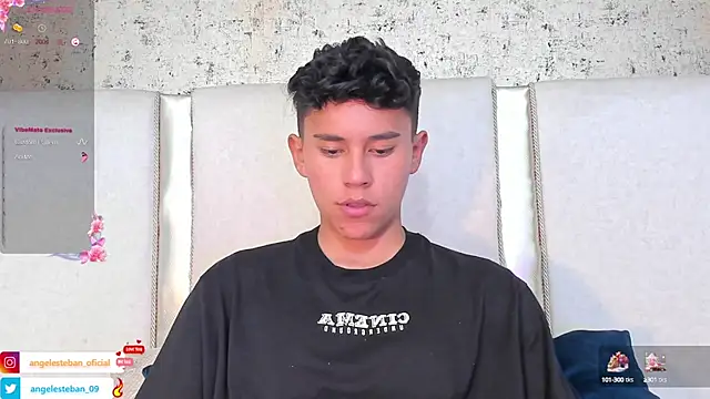 Snapshot of Angel_esteban_fx chatting on March 15, 9:52 am Angel esteban fx online show from March 15, 9:52 am