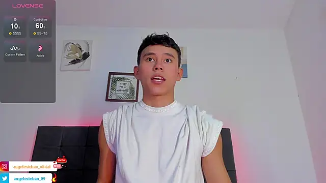 Snapshot of Angel_esteban_fx chatting on October 30, 4:11 am Angel esteban fx online show from October 30, 4:11 am