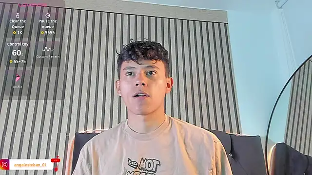 Snapshot of Angel_esteban_fx chatting on June 28, 4:02 pm Angel esteban fx online show from June 28, 4:02 pm