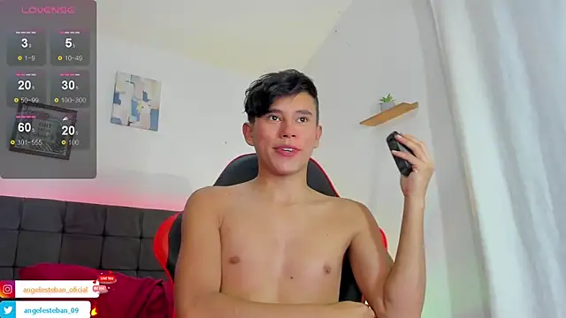 Snapshot of Angel_esteban_fx chatting on September 20, 3:00 am Angel esteban fx online show from September 20, 3:00 am