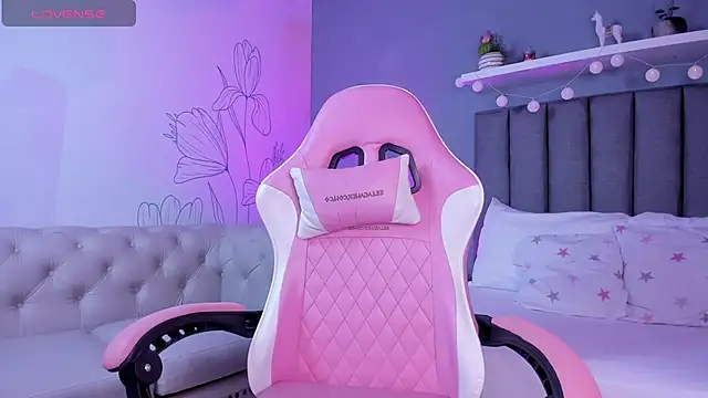 atenea jones online show from December 15, 7:31 pm