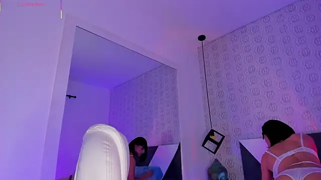 Snapshot of MiissCharlotte chatting on October 25, 5:17 am MiissCharlotte online show from October 25, 5:17 am