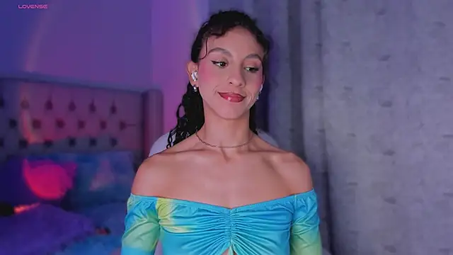 Snapshot of MiissCharlotte chatting on October 30, 1:15 am MiissCharlotte online show from October 30, 1:15 am