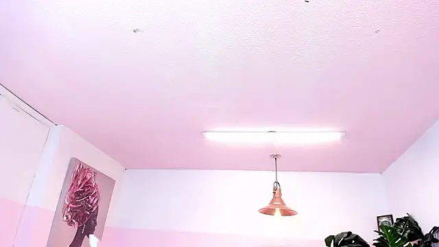 Snapshot of Red_lady chatting on February 19, 4:01 am Red lady online show from February 19, 4:01 am