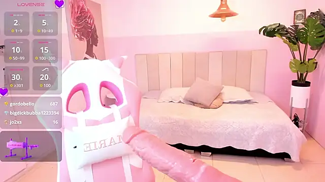 Snapshot of Red_lady chatting on March 23, 7:20 am Red lady online show from March 23, 7:20 am