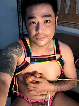 Snapshot of Asianhif chatting on October 28, 3:51 am Asianhif online show from October 28, 3:51 am