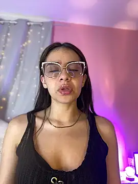 Snapshot of hannacruzsj chatting on January 13, 2:54 pm hannacruzsj online show from January 13, 2:54 pm