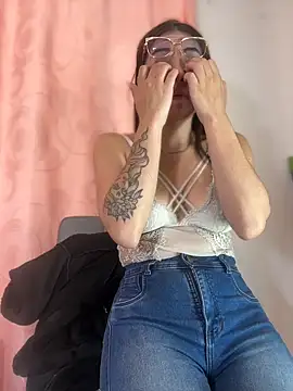 Snapshot of hannacruzsj chatting on January 19, 4:33 pm hannacruzsj online show from January 19, 4:33 pm