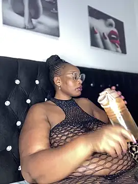 MsWhiteChocolatte online show from March 15, 3:52 pm