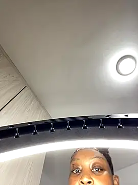 MsWhiteChocolatte online show from November 16, 9:36 am