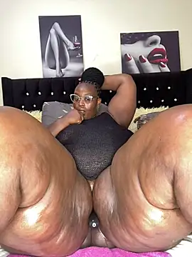 Snapshot of MsWhiteChocolatte chatting on February 22, 12:18 pm MsWhiteChocolatte online show from February 22, 12:18 pm