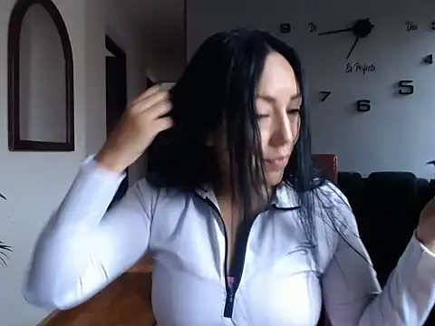 Laura martin  online show from May 4, 11:46 am