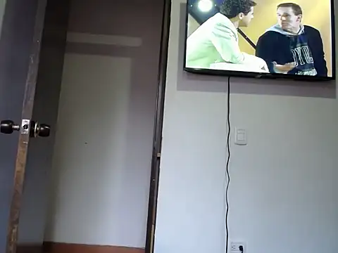 Laura martin  online show from November 15, 9:30 pm