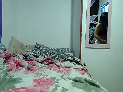 Laura martin  online show from November 10, 7:02 am