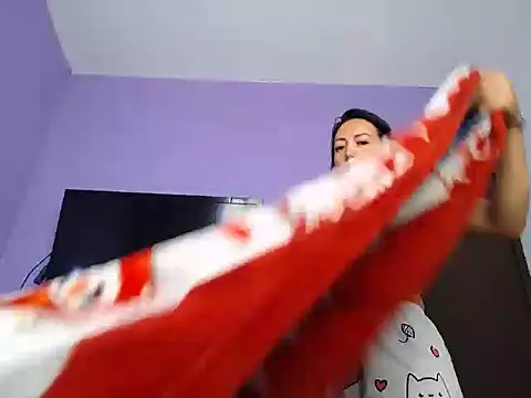 Laura martin  online show from November 18, 12:41 pm