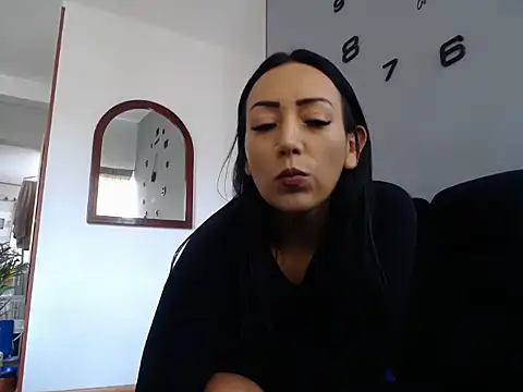 Laura martin  online show from October 3, 3:57 pm
