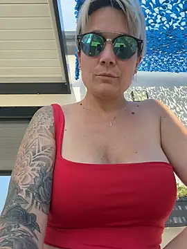 Snapshot of marinella07 chatting on July 10, 10:37 am marinella07 online show from July 10, 10:37 am