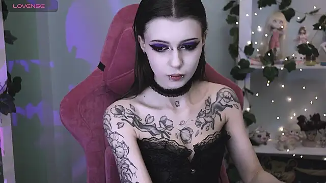 prettybones online show from May 29, 9:54 pm