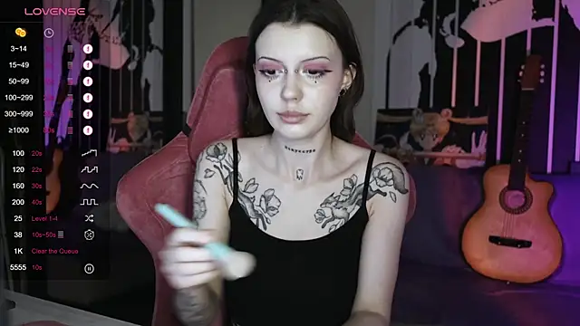 prettybones online show from December 29, 11:29 am