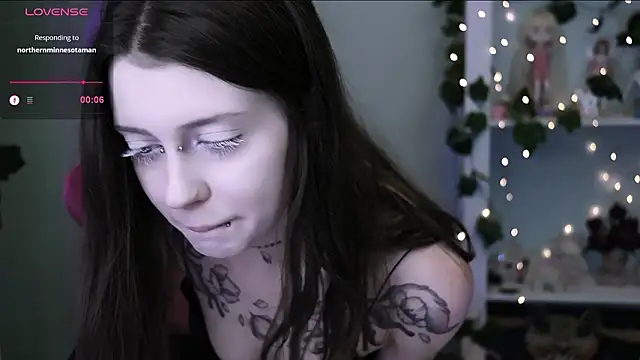 prettybones online show from March 4, 9:22 pm