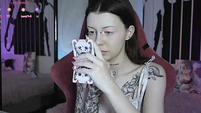 prettybones online show from March 7, 11:40 am