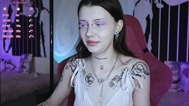 prettybones online show from February 25, 10:26 am