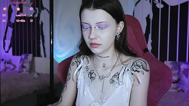 prettybones online show from February 25, 10:09 pm